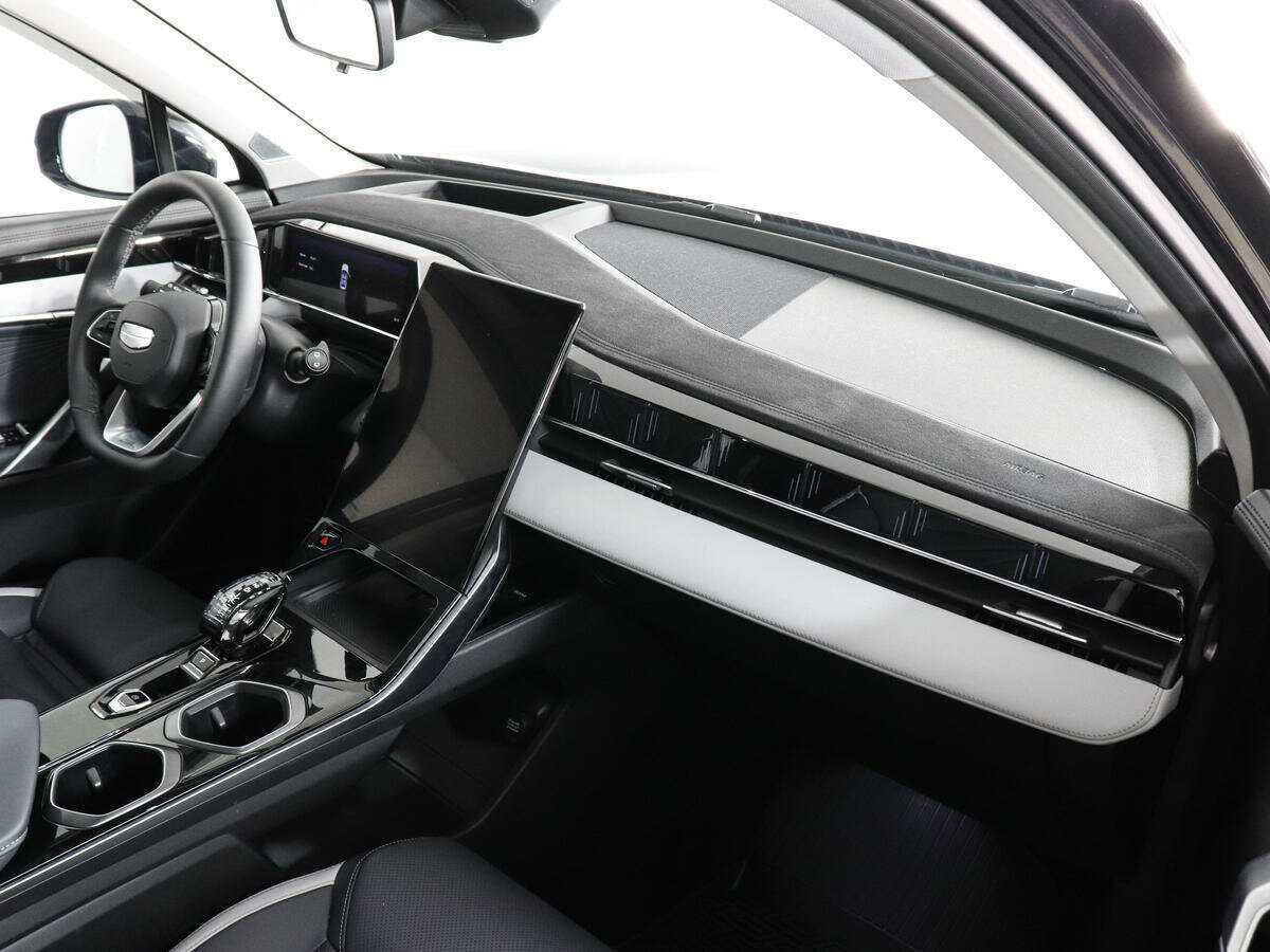 Geely Atlas 2024 года с пробегом. Фото: #9