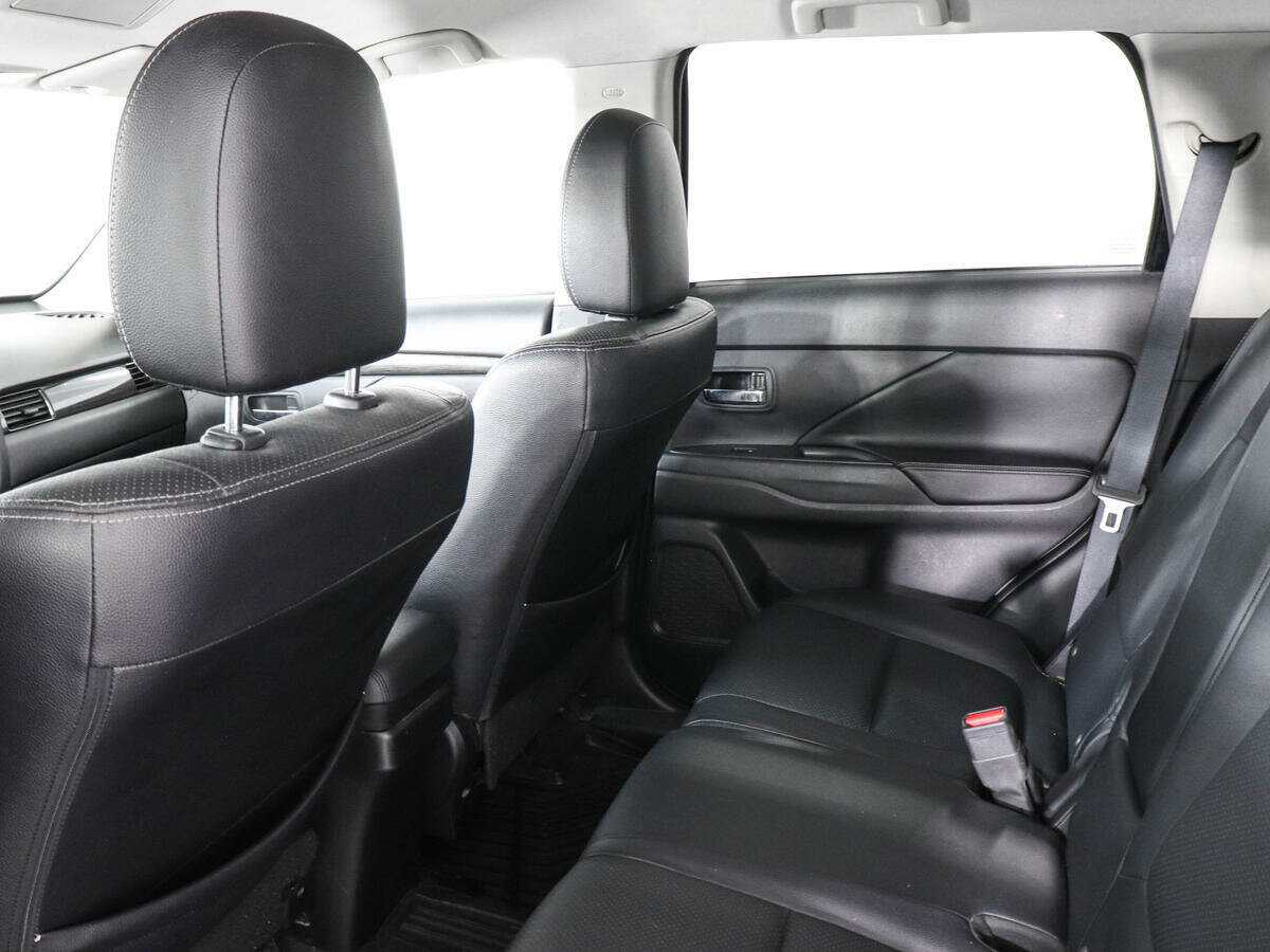 Mitsubishi Outlander 2016 года с пробегом. Фото: #11