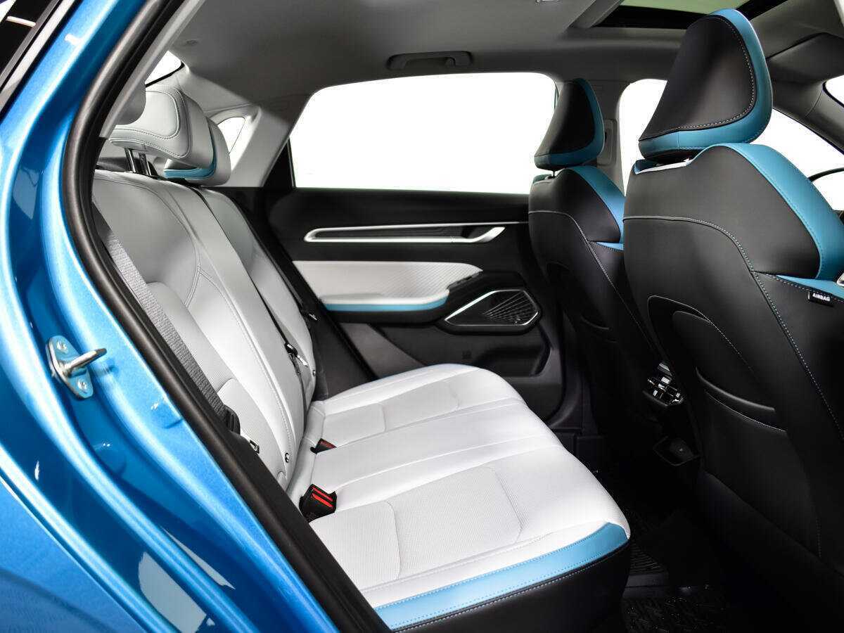 Б/У Джили Эмгранд 2023 года. Фото: #9