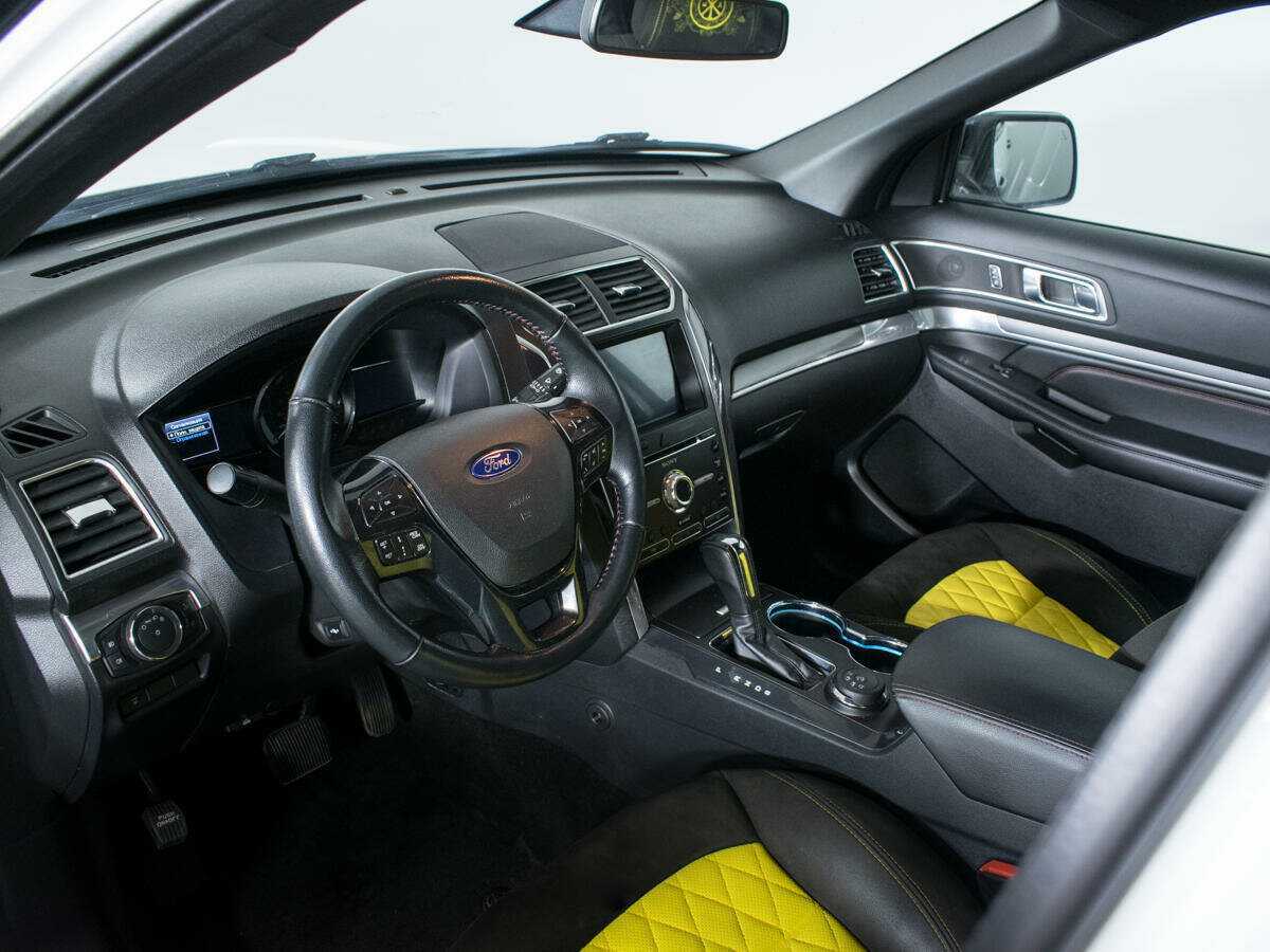 Ford Explorer 2016 года с пробегом. Фото: #9