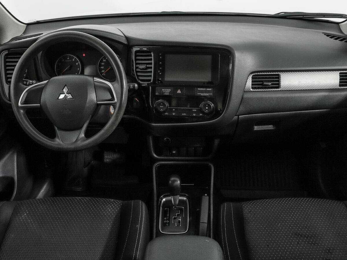 Mitsubishi Outlander 2018 года с пробегом. Фото: #11