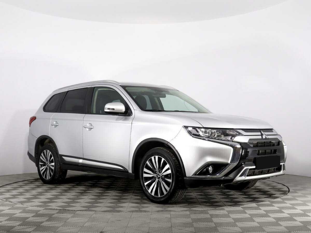 Mitsubishi Outlander 2019 года с пробегом. Фото: #2