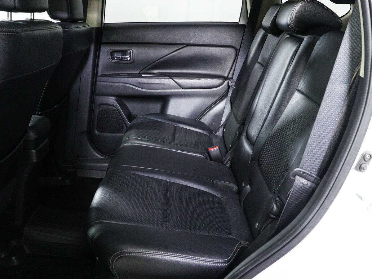 Mitsubishi Outlander 2012 года с пробегом. Фото: #8