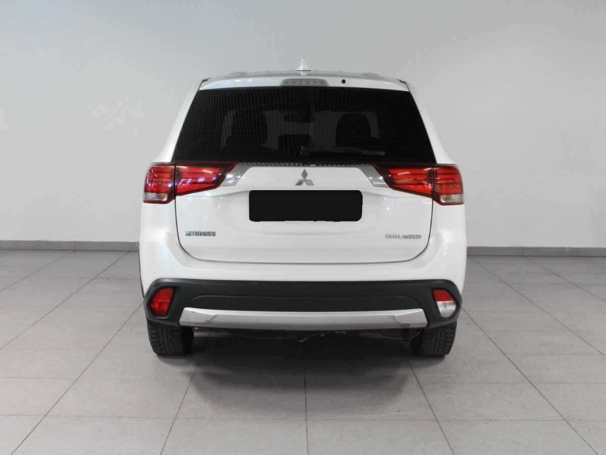Mitsubishi Outlander 2017 года с пробегом. Фото: #5