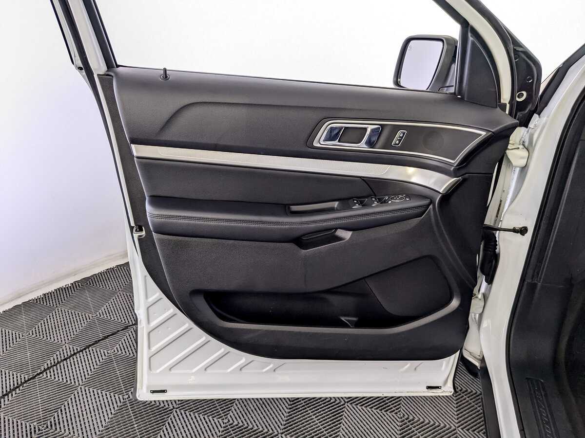 Ford Explorer 2017 года с пробегом. Фото: #14