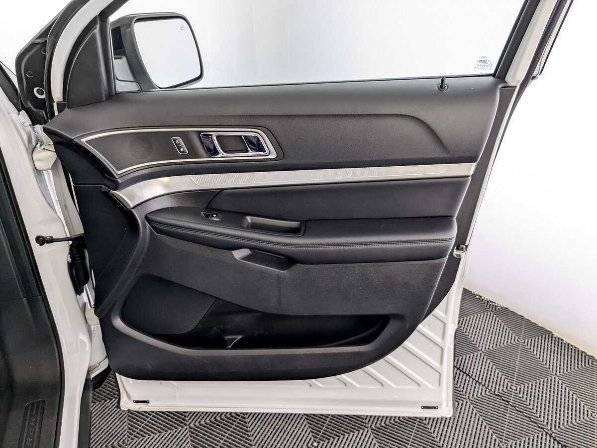 Ford Explorer 2017 года с пробегом. Фото: #20