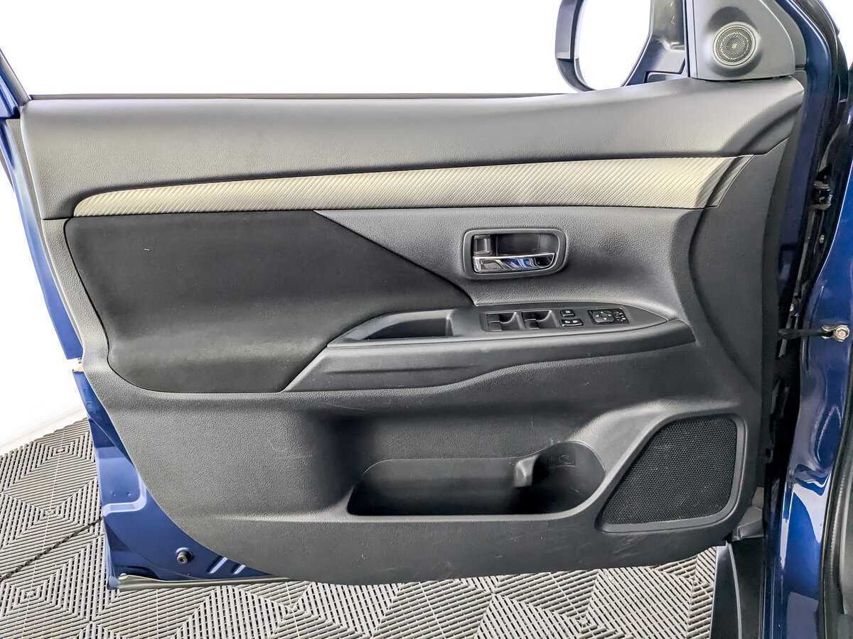 Mitsubishi Outlander 2014 года с пробегом. Фото: #14