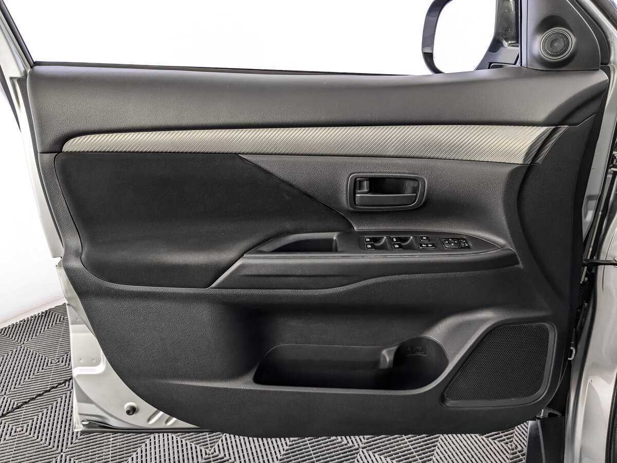 Mitsubishi Outlander 2015 года с пробегом. Фото: #14