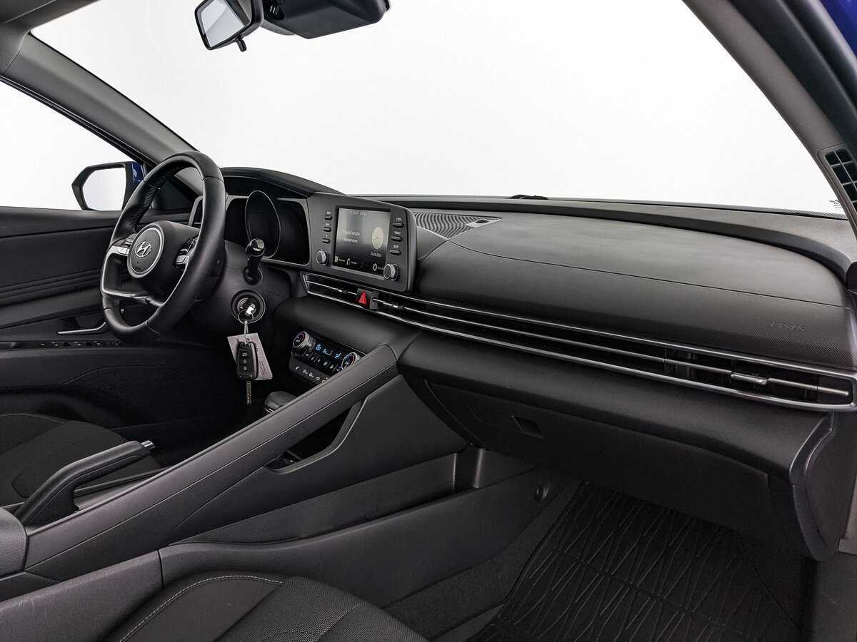 Hyundai Elantra 2021 года с пробегом. Фото: #8