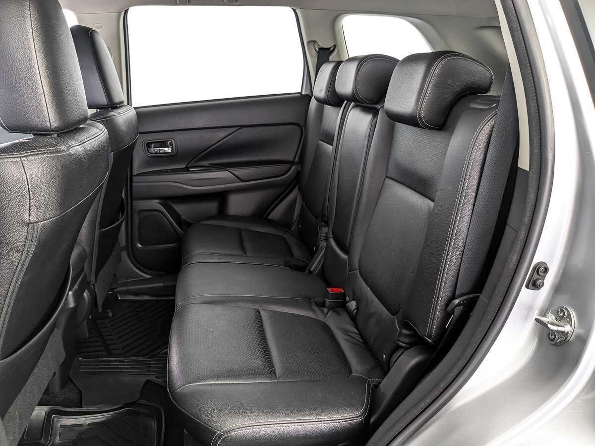 Mitsubishi Outlander 2017 года с пробегом. Фото: #12