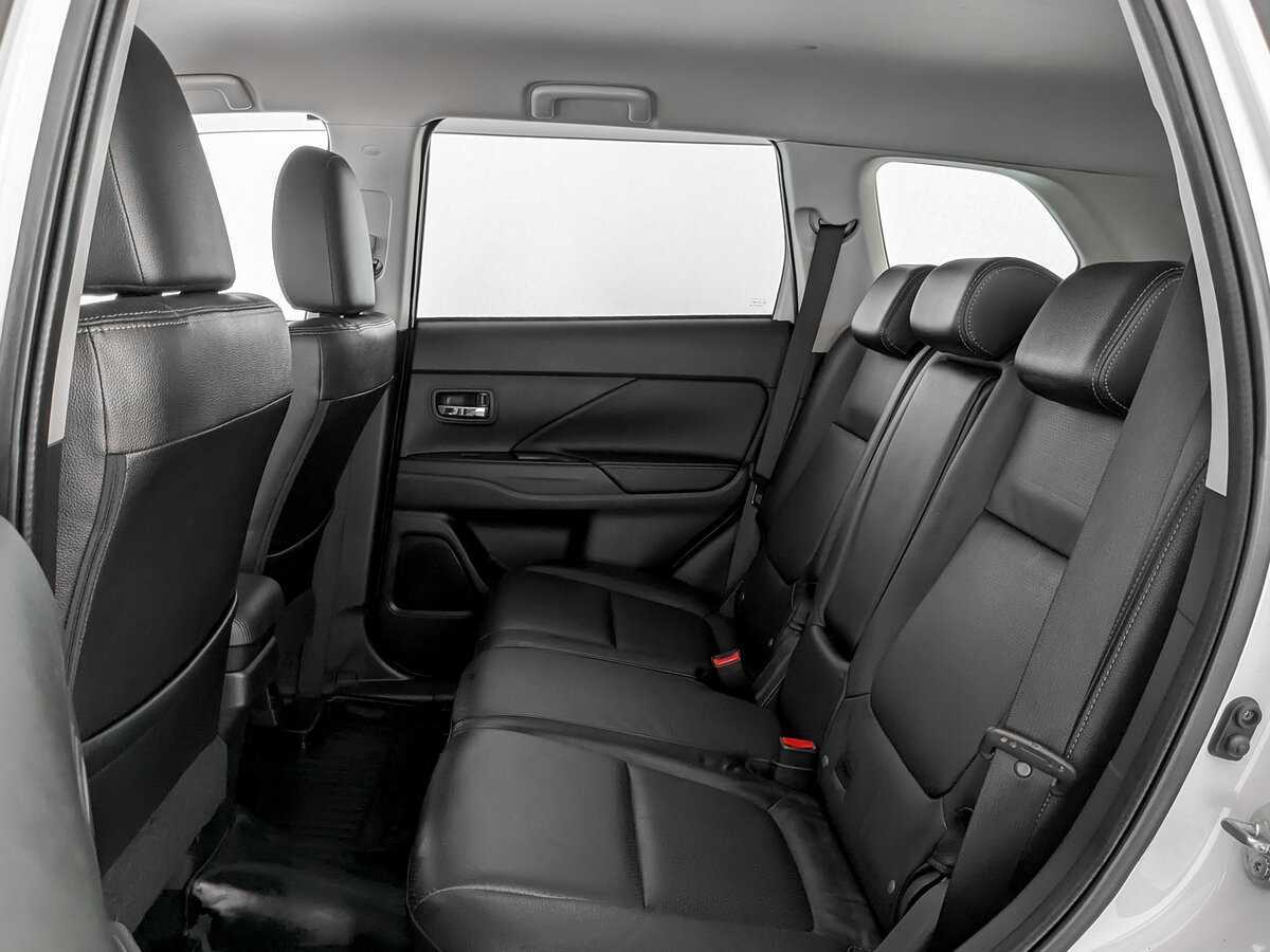 Mitsubishi Outlander 2014 года с пробегом. Фото: #9