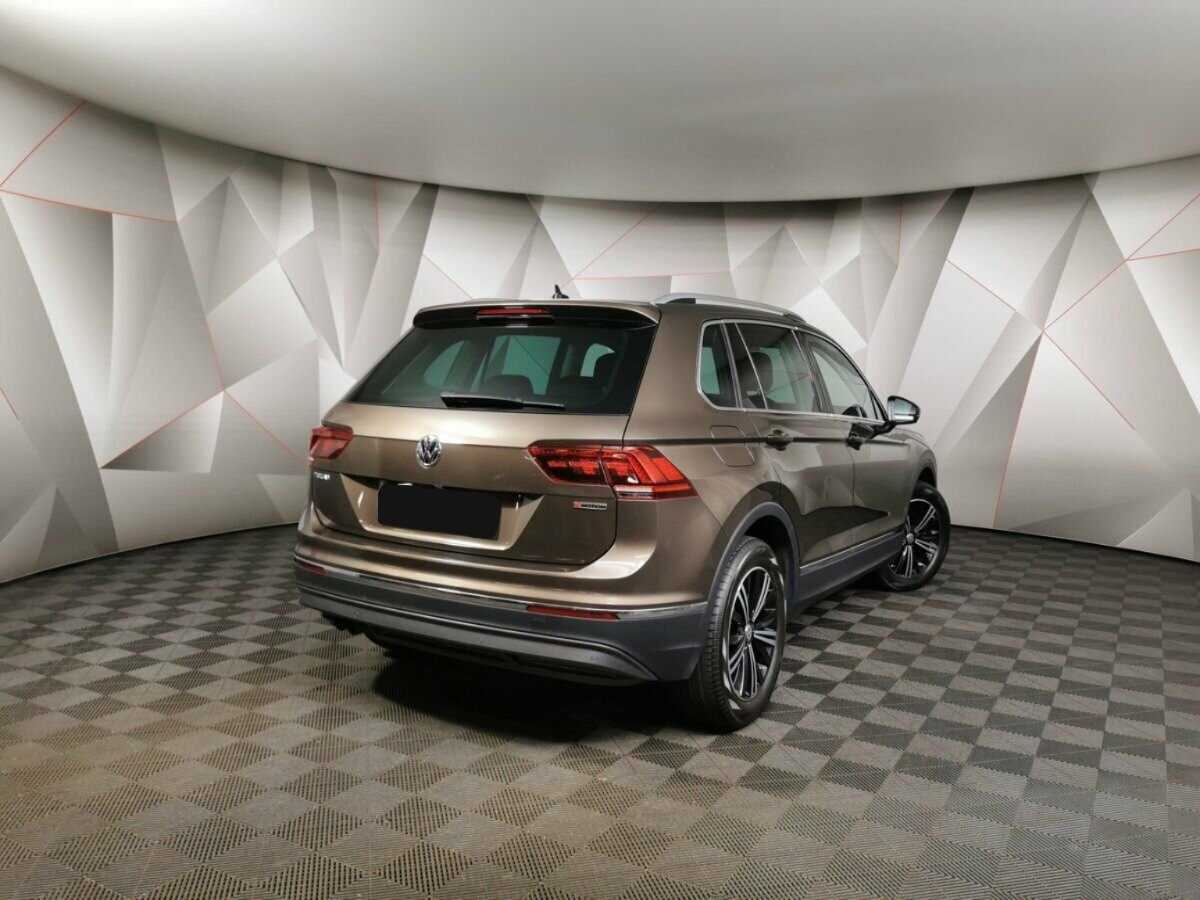 Volkswagen Tiguan 2018 года с пробегом. Фото: #1