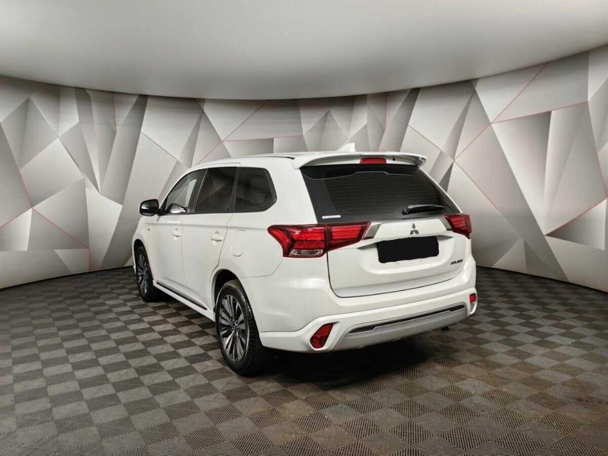 Mitsubishi Outlander 2022 года с пробегом. Фото: #2