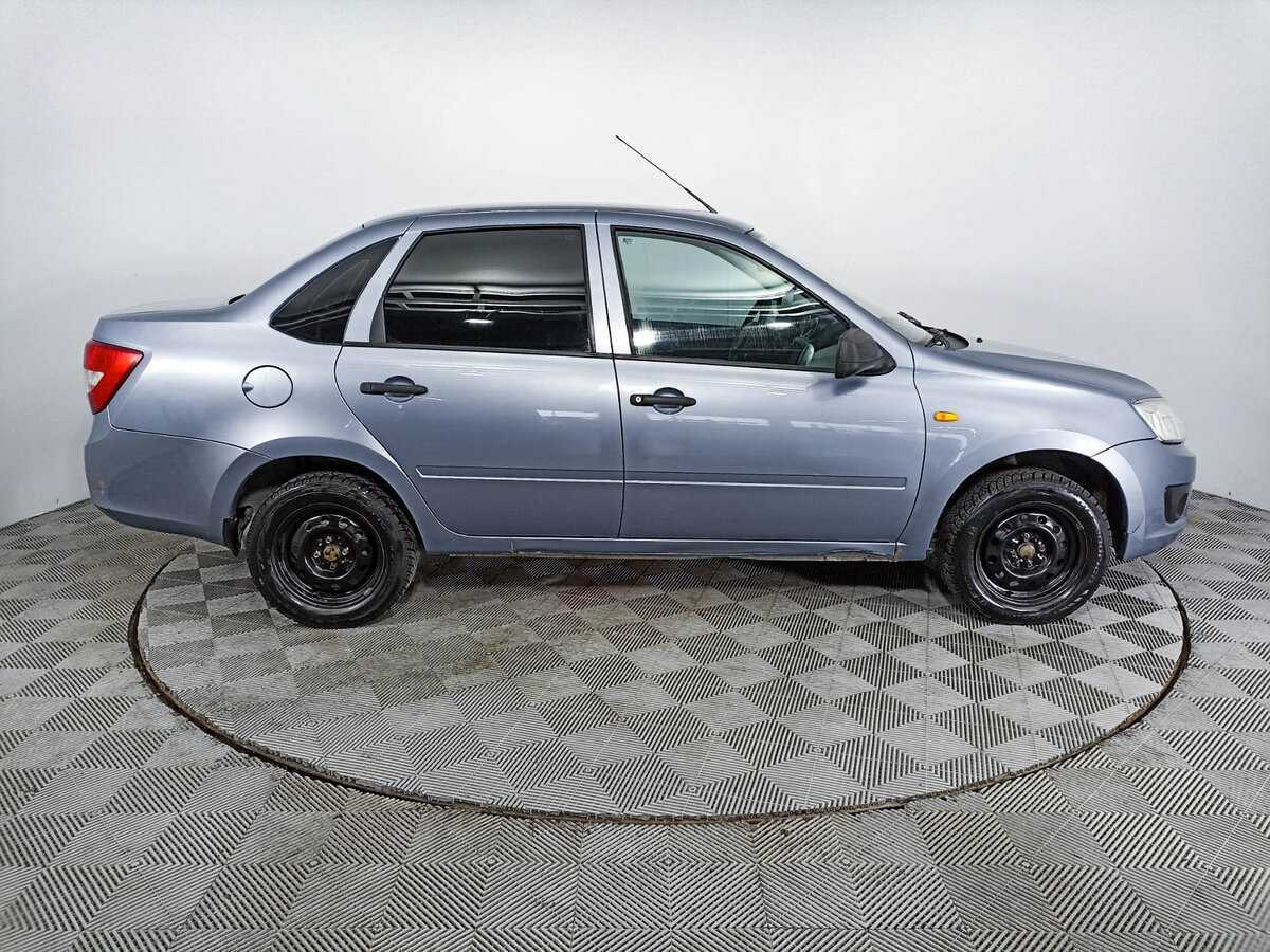 Б/У Лада (ВАЗ) Гранта 2015 года. Фото: #3