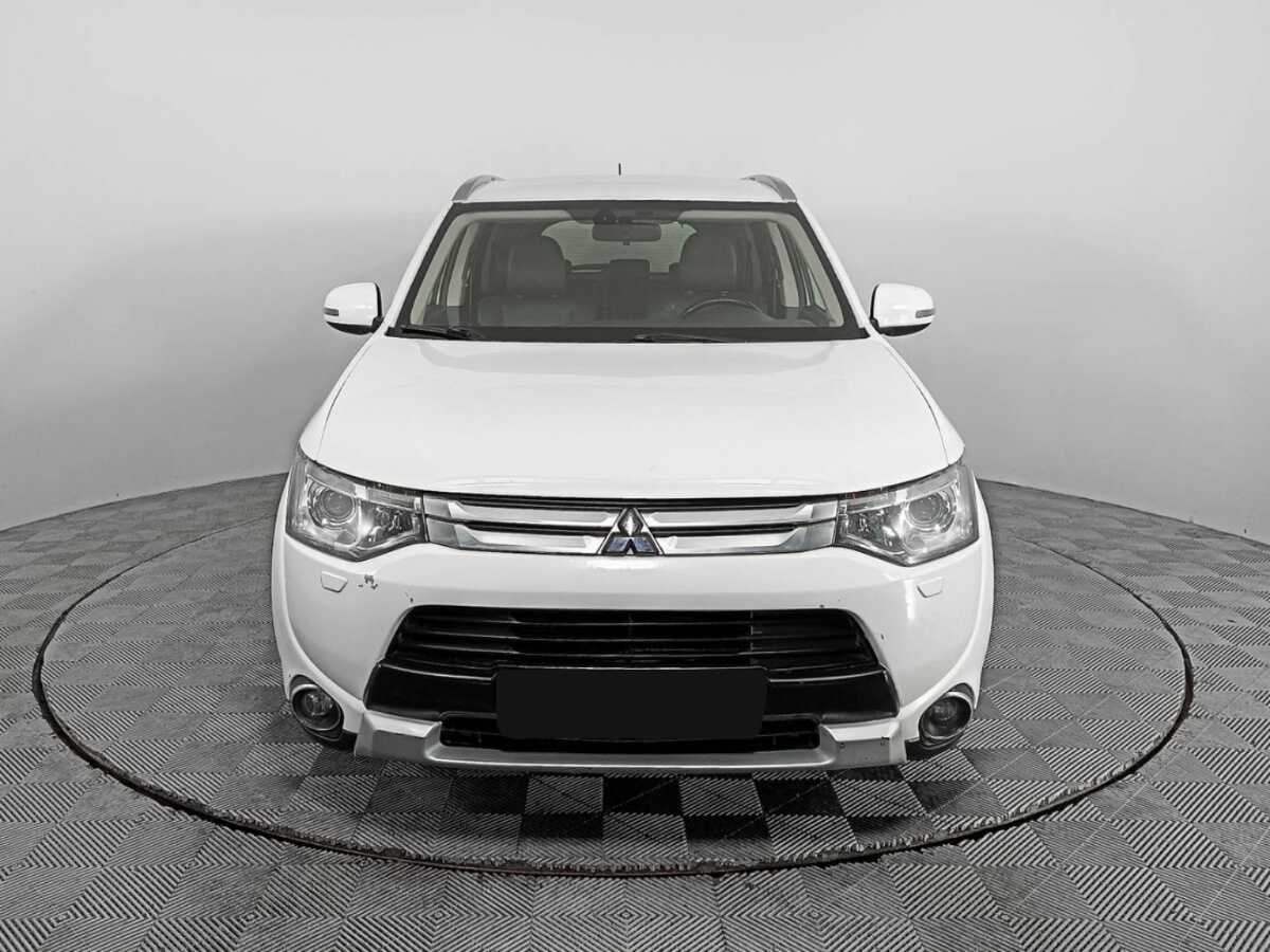 Mitsubishi Outlander 2014 года с пробегом. Фото: #1
