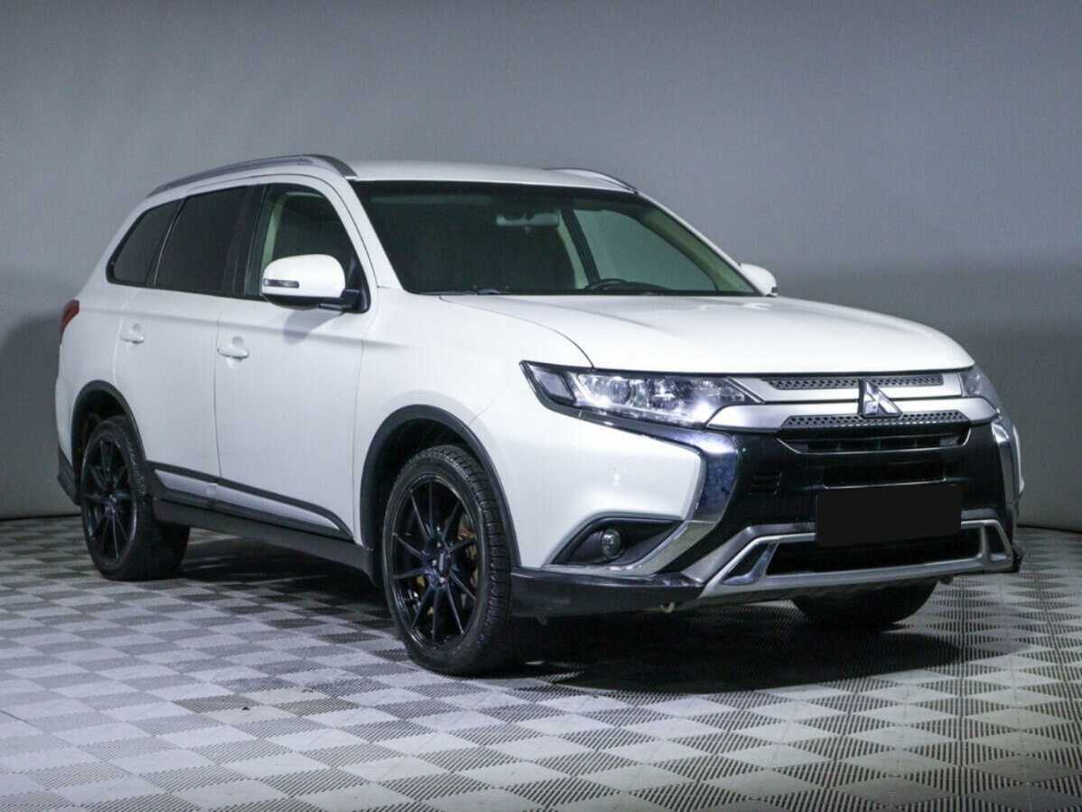 Mitsubishi Outlander 2019 года с пробегом. Фото: #2
