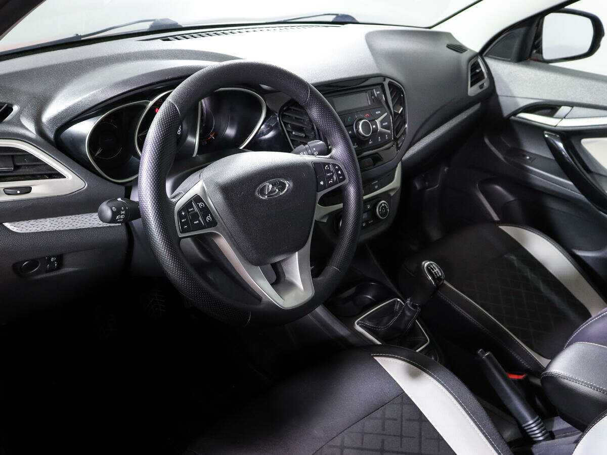 Б/У Лада (ВАЗ) Веста 2018 года. Фото: #10