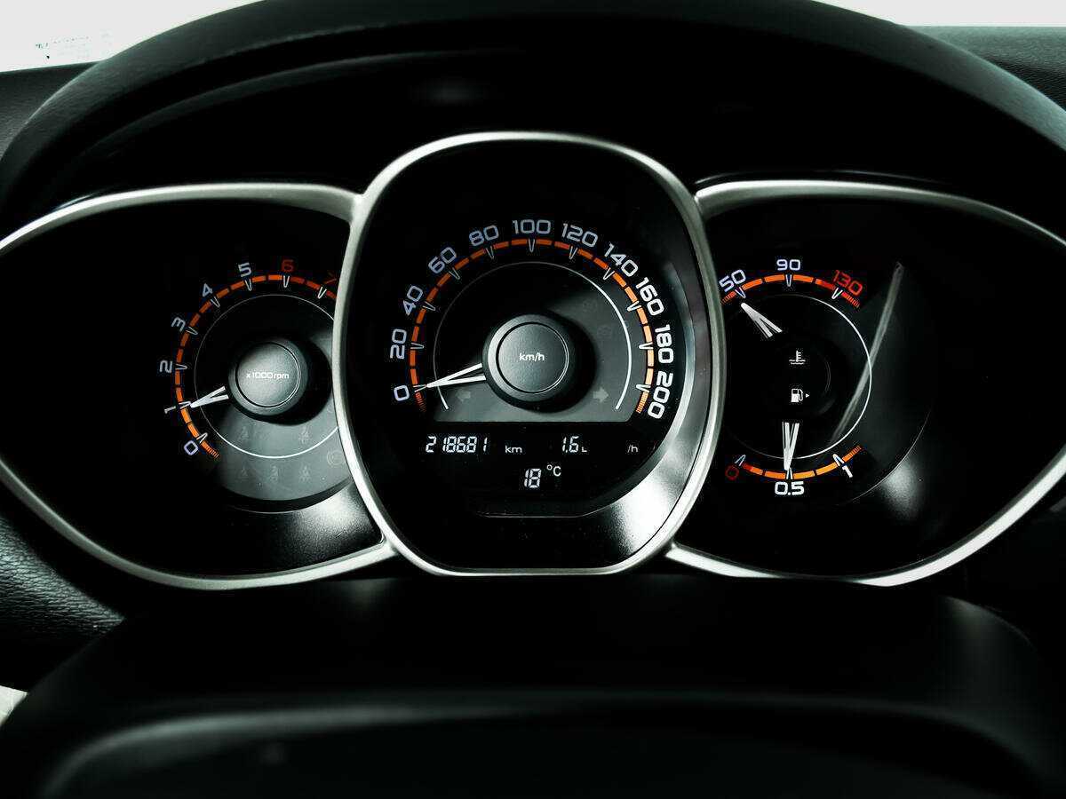 Б/У Лада (ВАЗ) Веста 2017 года. Фото: #9