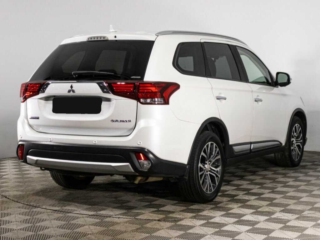 Mitsubishi Outlander 2018 года с пробегом. Фото: #4