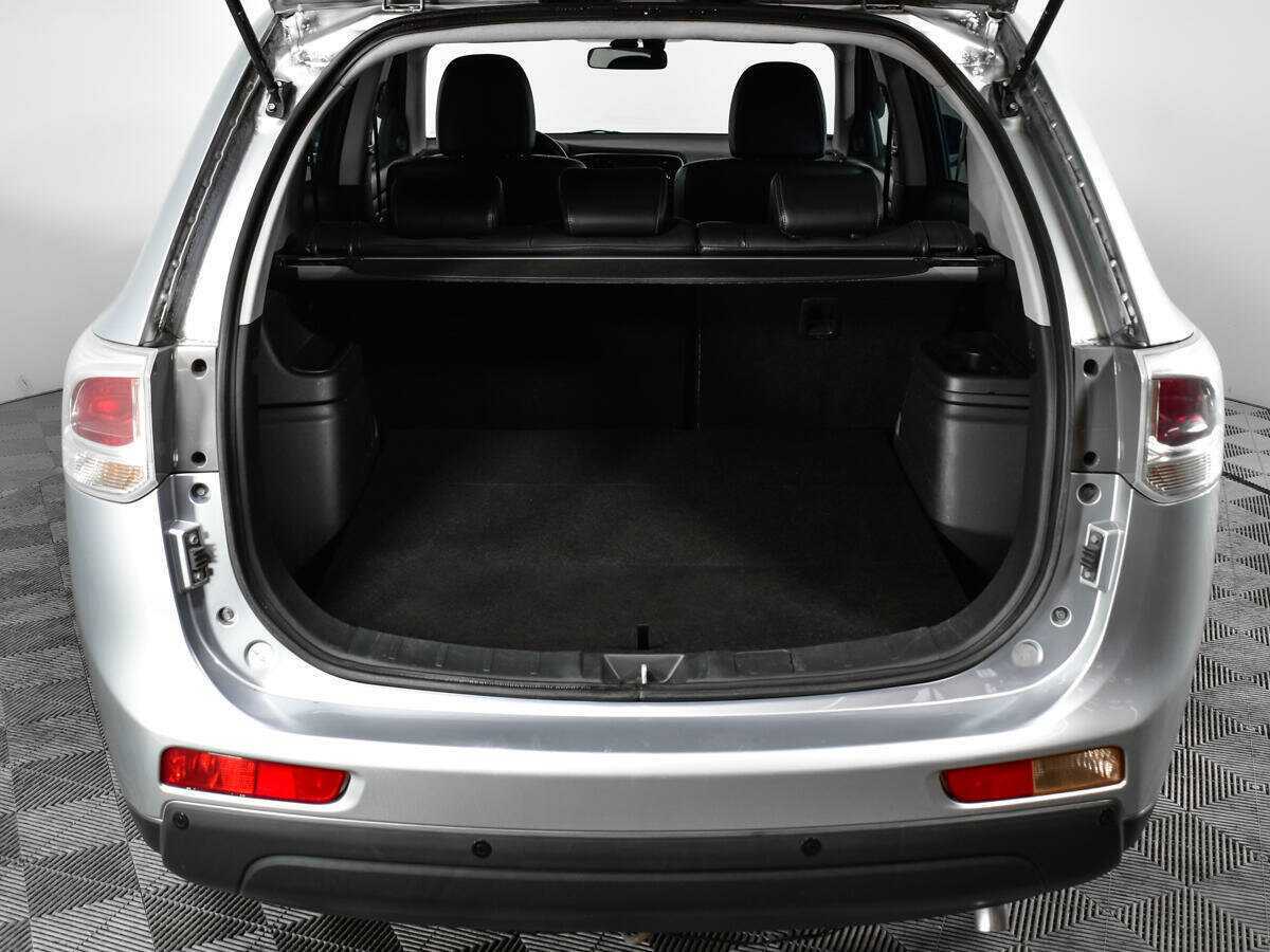 Mitsubishi Outlander 2012 года с пробегом. Фото: #12