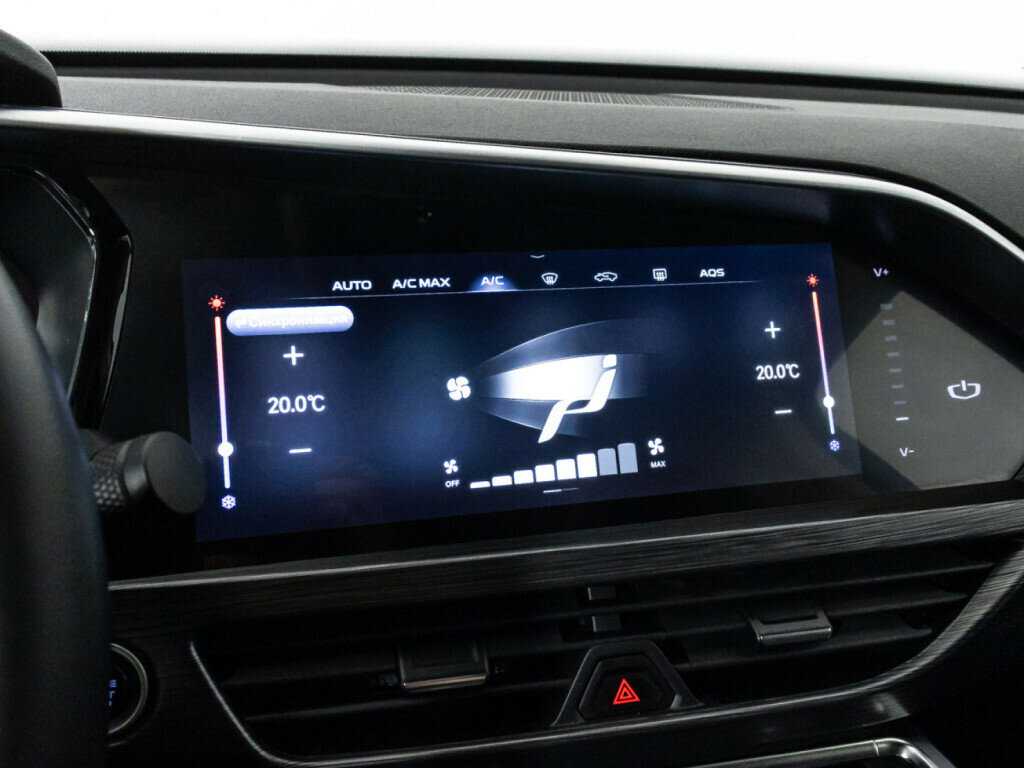 Geely Tugella 2022 года с пробегом. Фото: #18