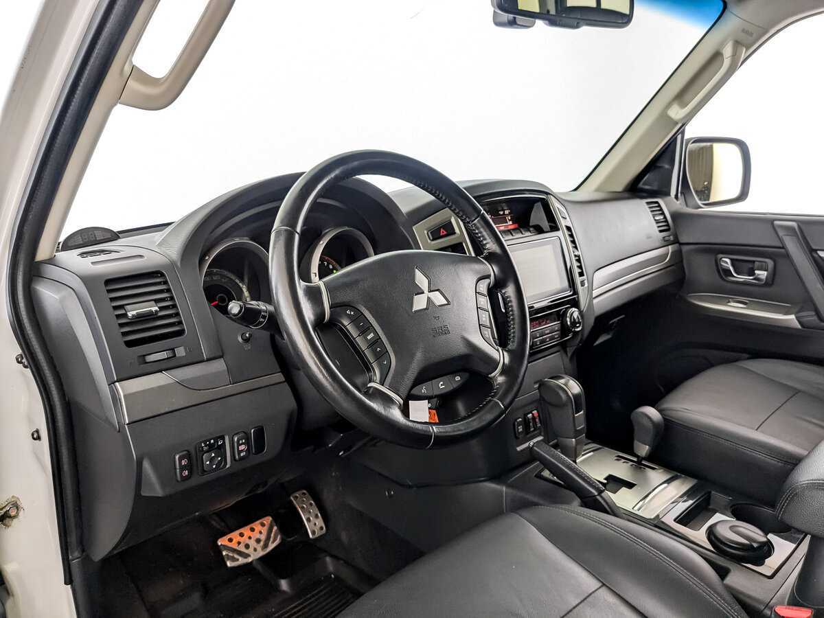 Mitsubishi Pajero 2019 года с пробегом. Фото: #15