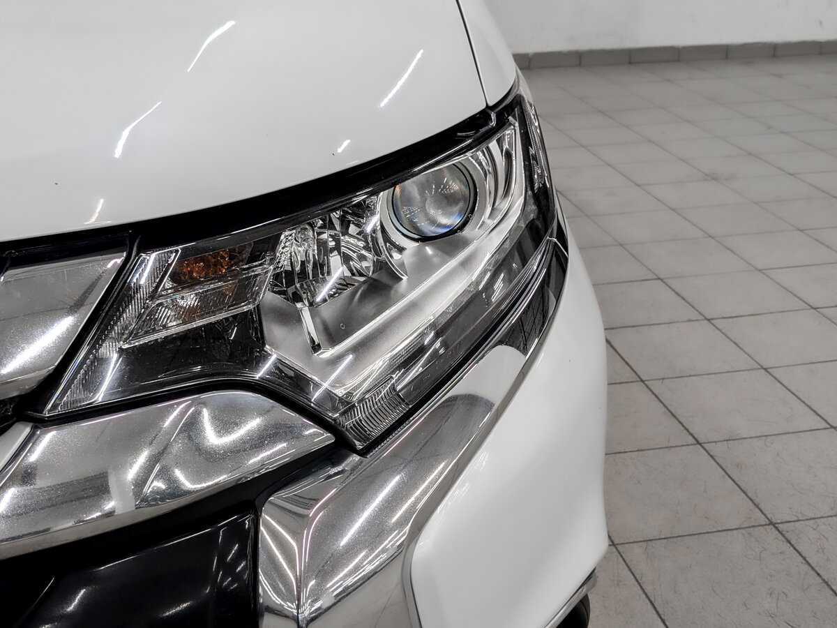 Mitsubishi Outlander 2015 года с пробегом. Фото: #16