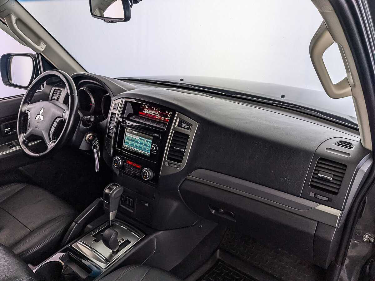 Mitsubishi Pajero 2018 года с пробегом. Фото: #12