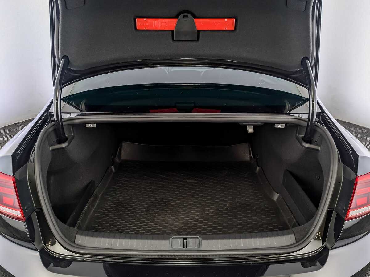 Volkswagen Passat 2021 года с пробегом. Фото: #9