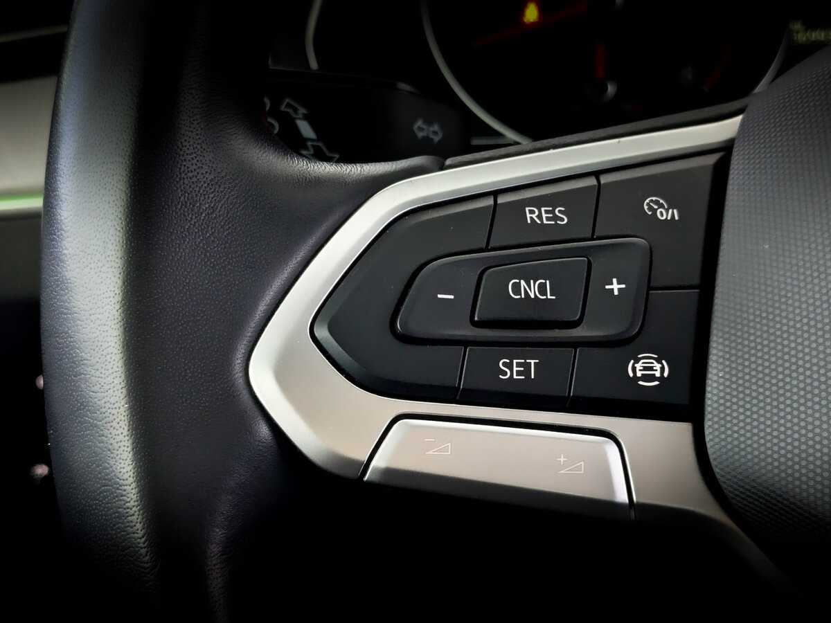 Volkswagen Passat 2021 года с пробегом. Фото: #28