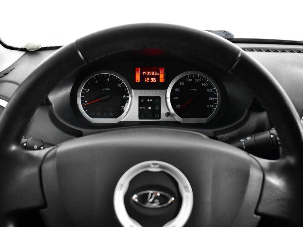 Б/У Лада (ВАЗ) Ларгус 2016 года. Фото: #10