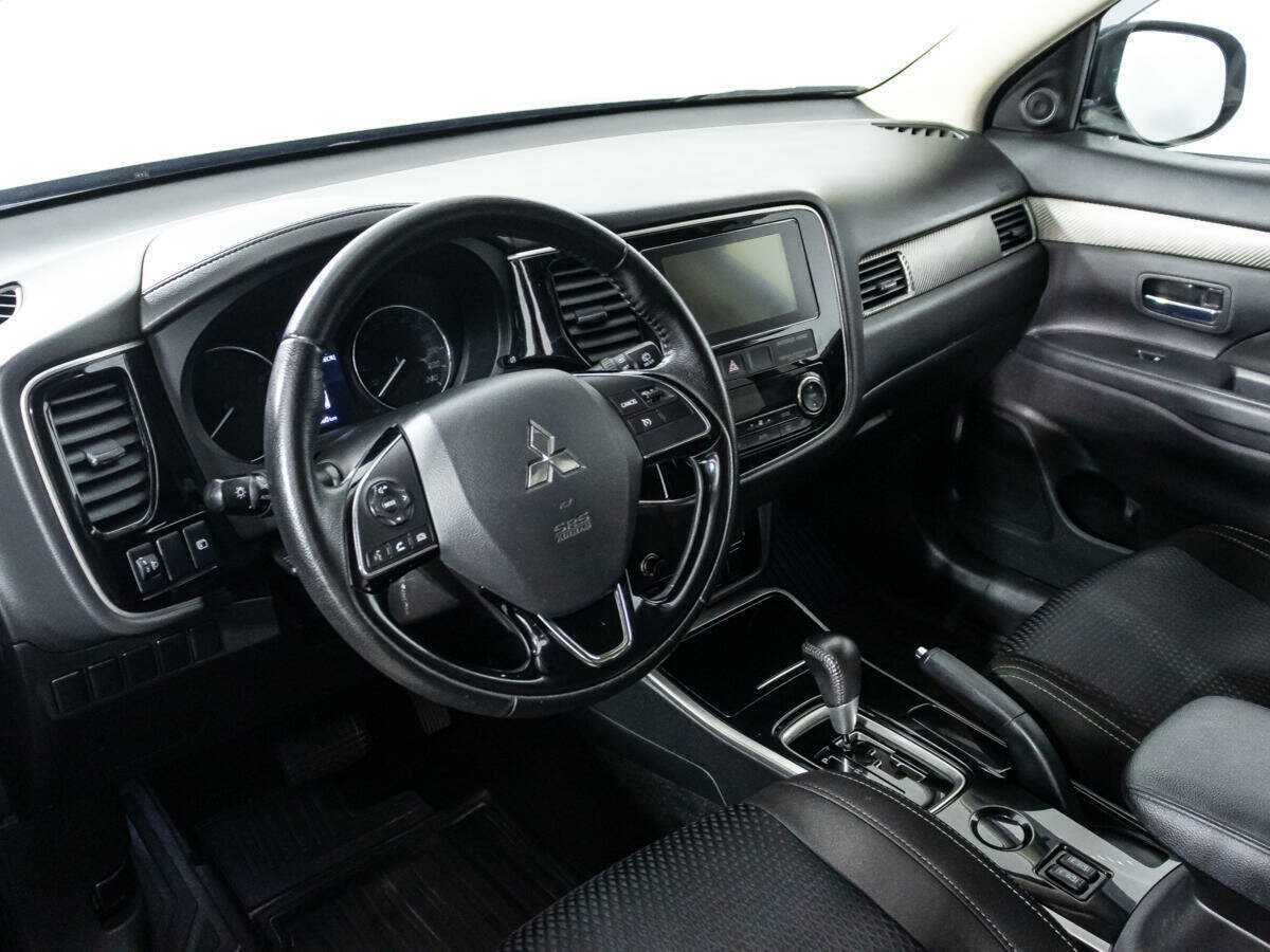 Mitsubishi Outlander 2018 года с пробегом. Фото: #10
