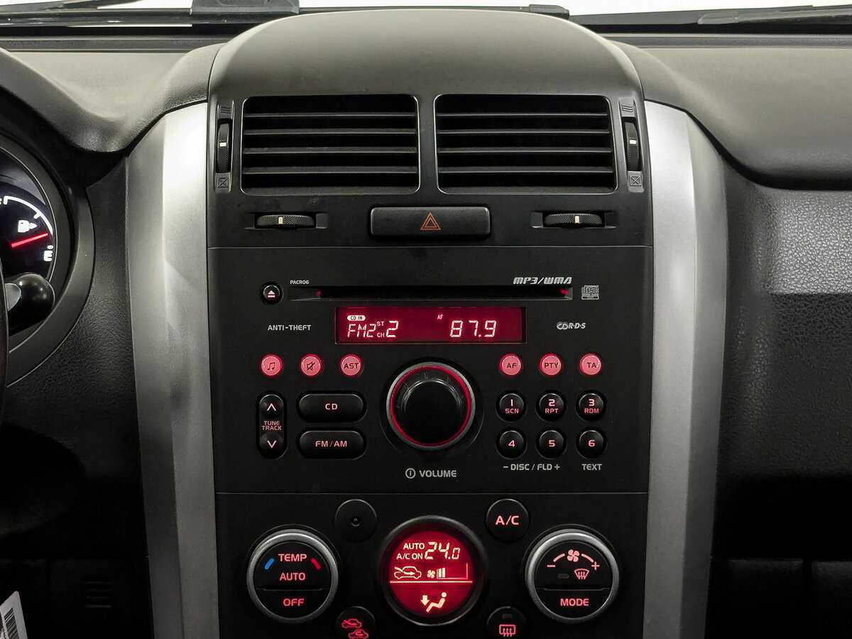 Suzuki Grand Vitara 2013 года с пробегом. Фото: #16