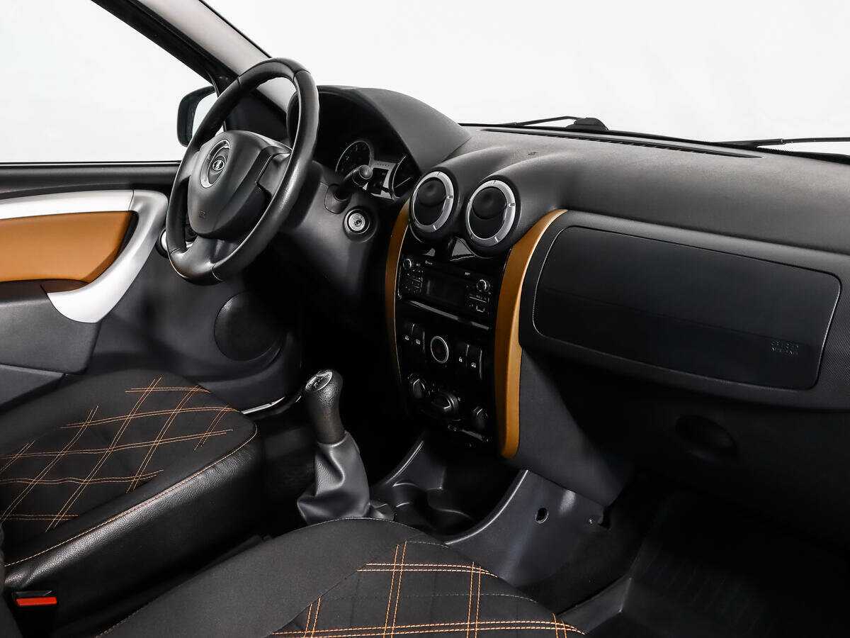 Б/У Лада (ВАЗ) Ларгус 2015 года. Фото: #10