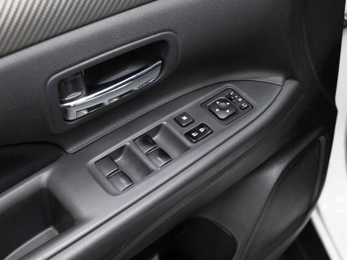 Mitsubishi Outlander 2012 года с пробегом. Фото: #17