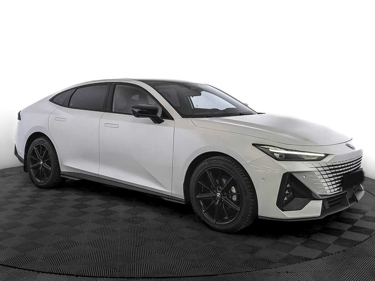 Б/У Чанган УНИ-В 2023 года. Фото: #2