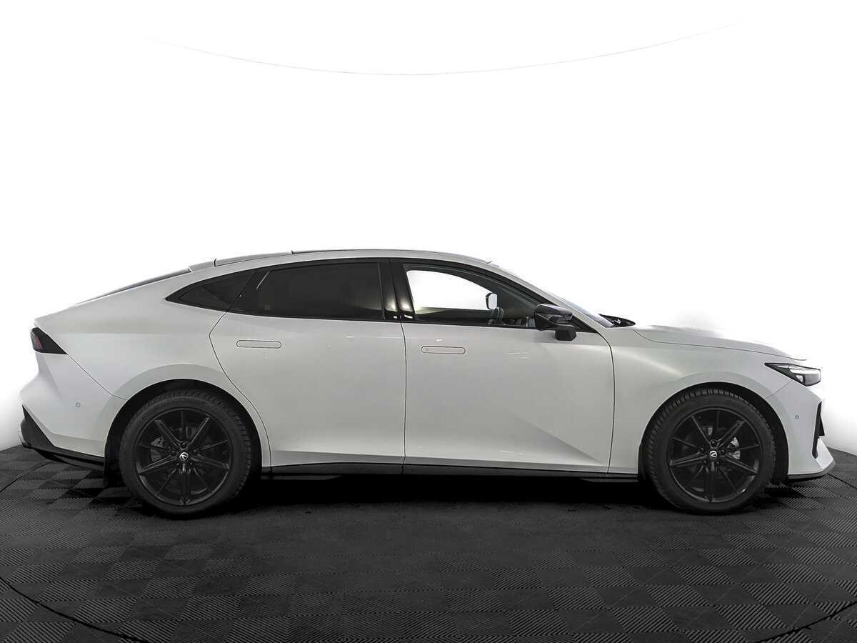 Б/У Чанган УНИ-В 2023 года. Фото: #3