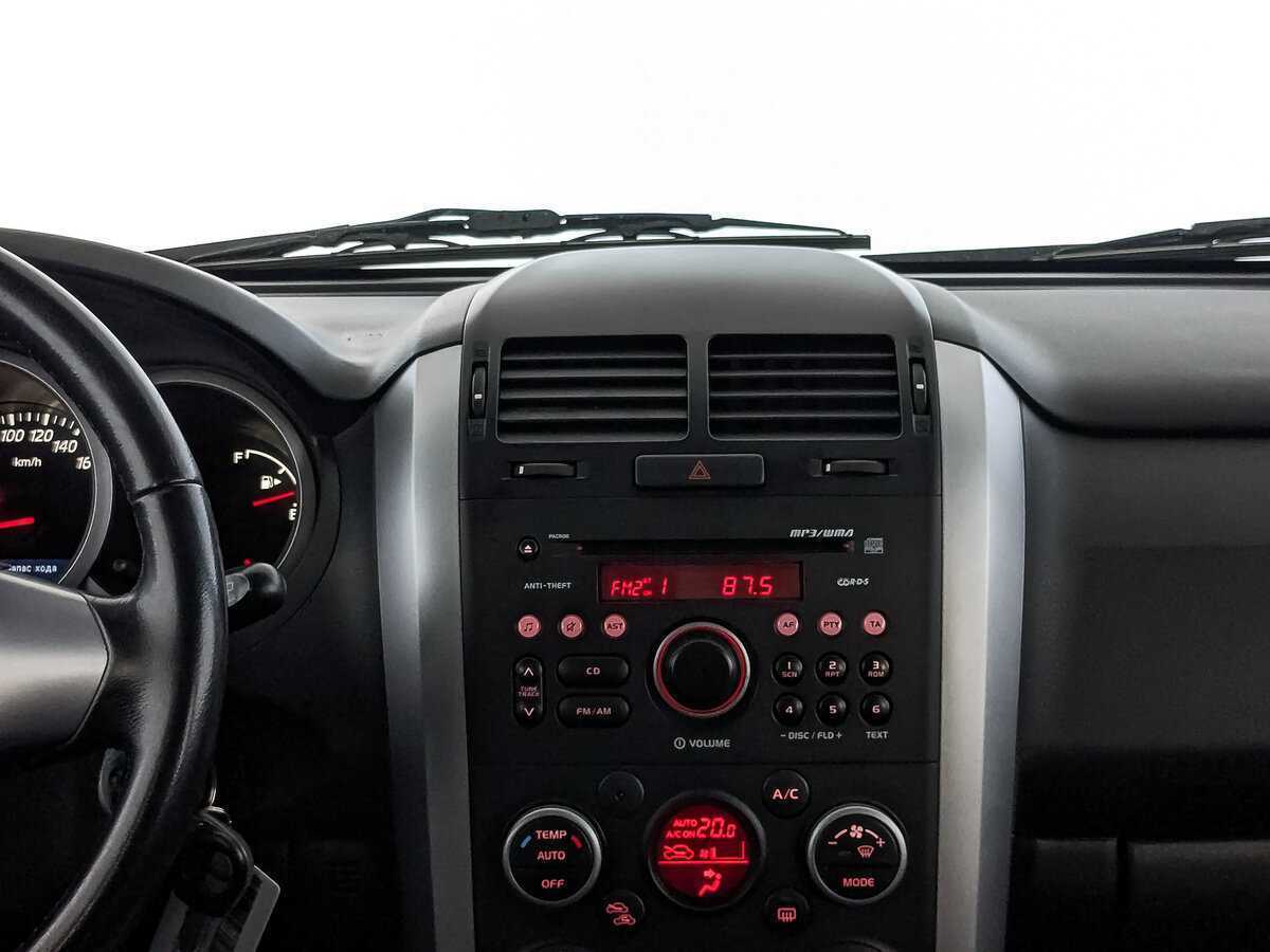 Suzuki Grand Vitara 2013 года с пробегом. Фото: #16