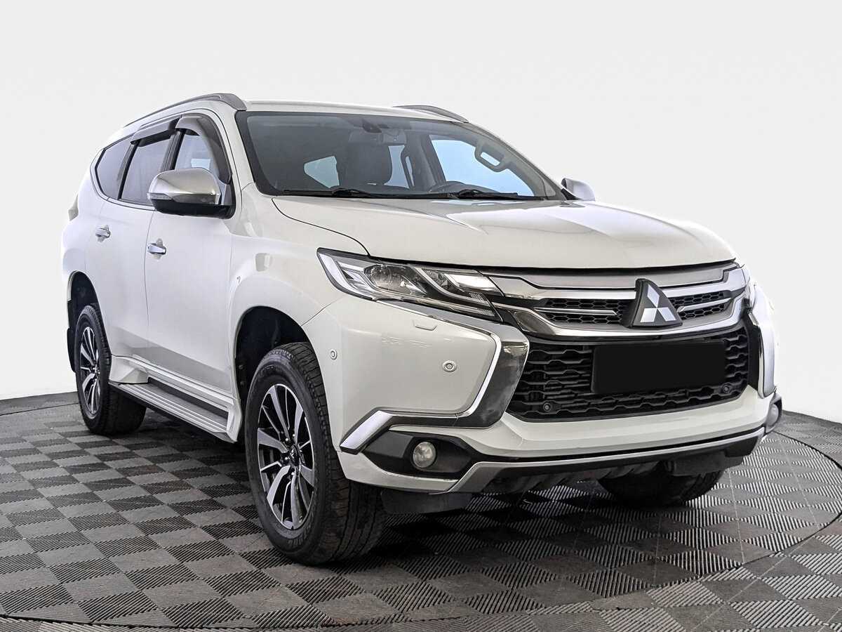 Mitsubishi Pajero Sport 2017 года с пробегом. Фото: #2