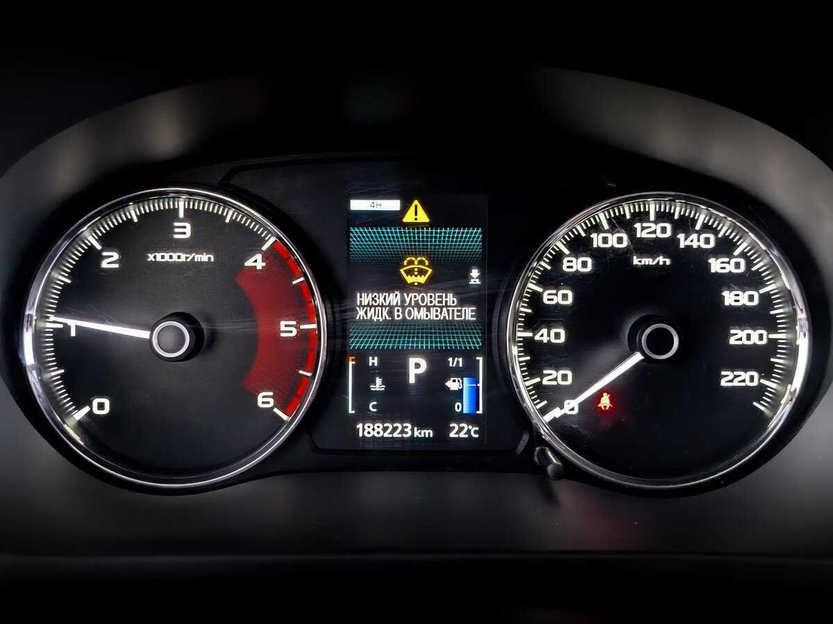 Mitsubishi Pajero Sport 2018 года с пробегом. Фото: #12