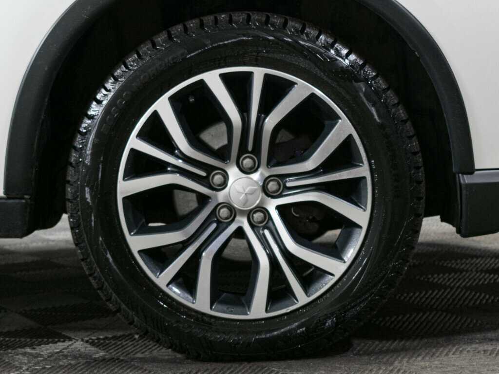 Mitsubishi Outlander 2015 года с пробегом. Фото: #17