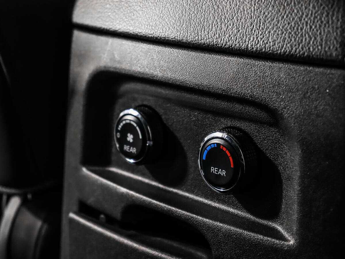 Nissan Pathfinder 2012 года с пробегом. Фото: #12