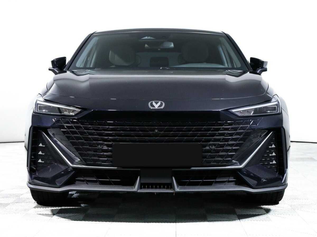 Б/У Чанган УНИ-В 2023 года. Фото: #1