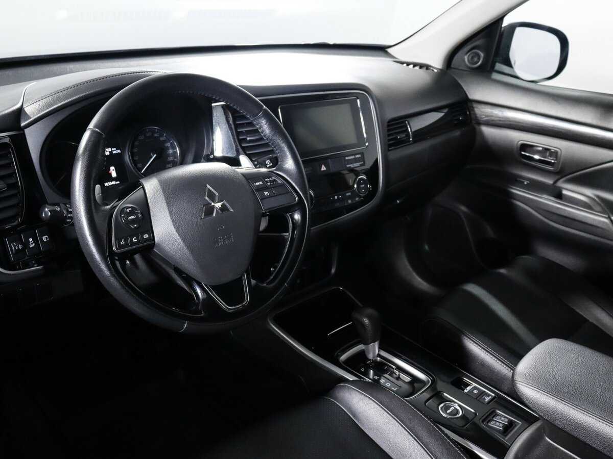 Mitsubishi Outlander 2018 года с пробегом. Фото: #10