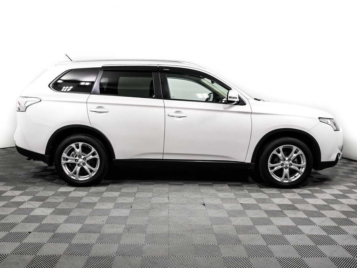 Mitsubishi Outlander 2014 года с пробегом. Фото: #3