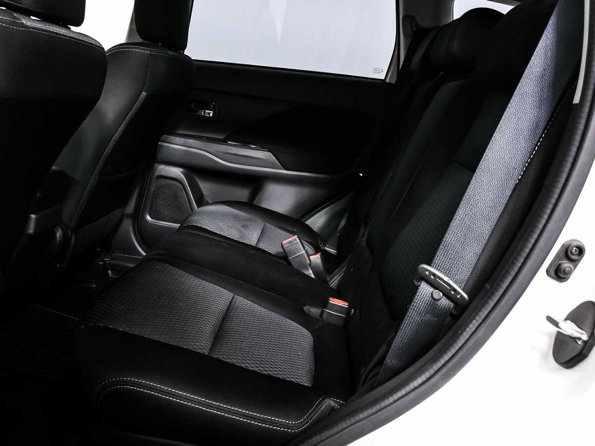 Mitsubishi Outlander 2017 года с пробегом. Фото: #13