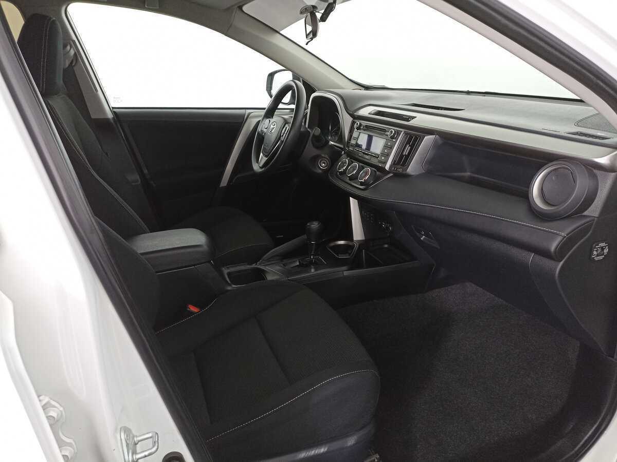 Toyota RAV4 2017 года с пробегом. Фото: #5