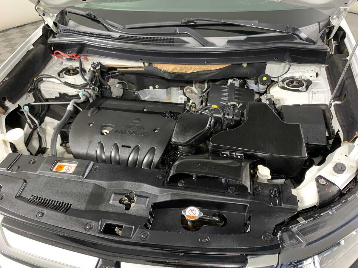 Mitsubishi Outlander 2016 года с пробегом. Фото: #10