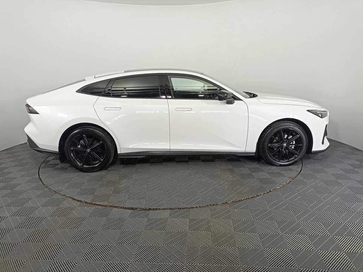 Б/У Чанган УНИ-В 2023 года. Фото: #3