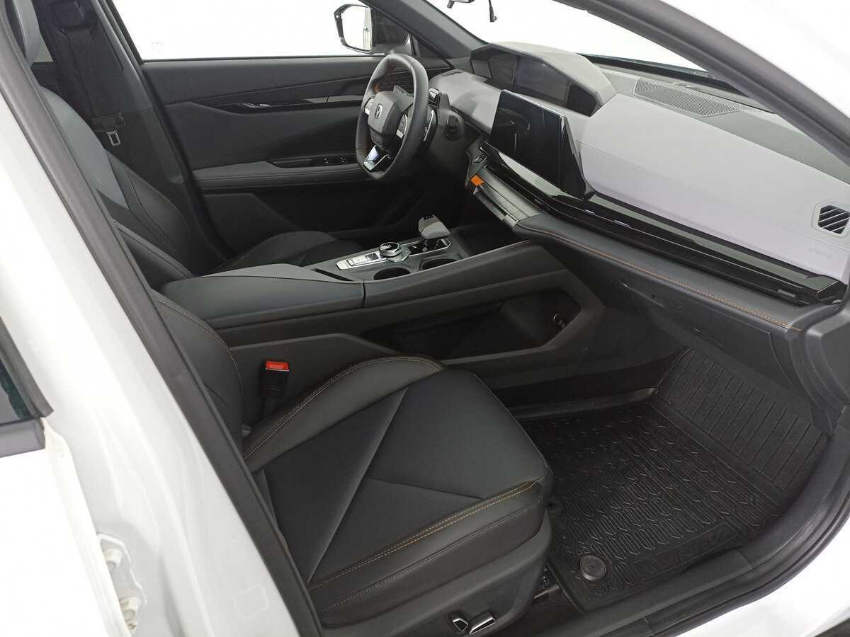 Б/У Чанган УНИ-В 2023 года. Фото: #9